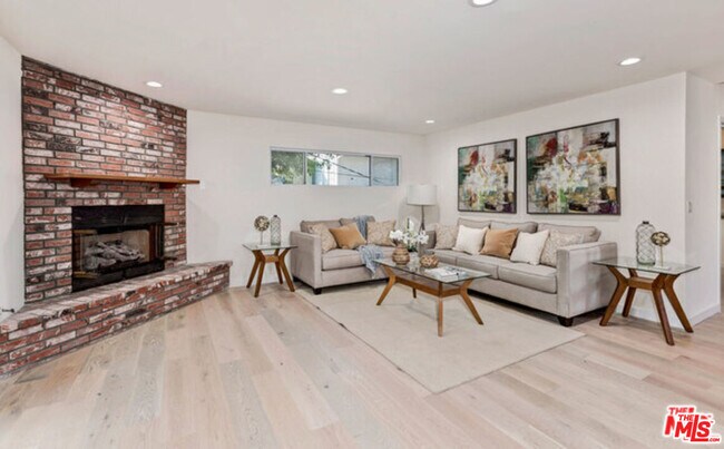 Building Photo - 3237 Kelton Ave