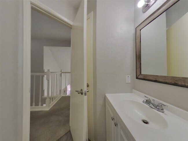 Building Photo - 19631 Coppervine Ln