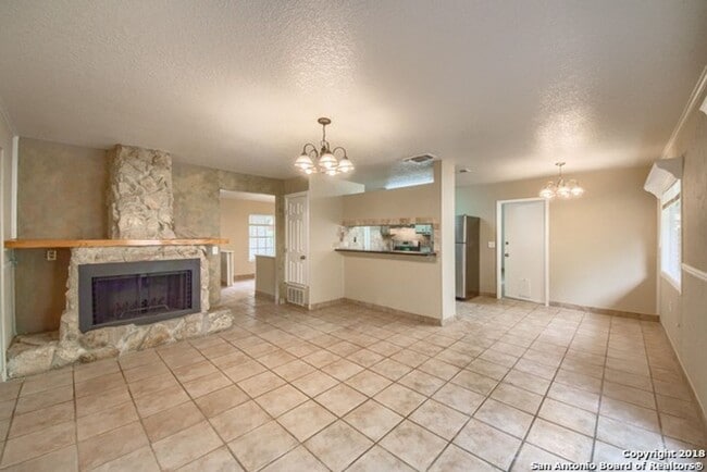 Building Photo - NE San Antonio 3 bedroom home in establish...