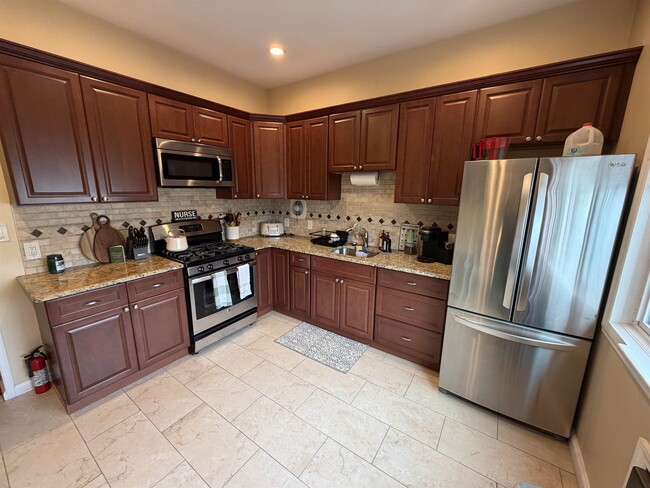 Building Photo - 72 Reservoir Ave