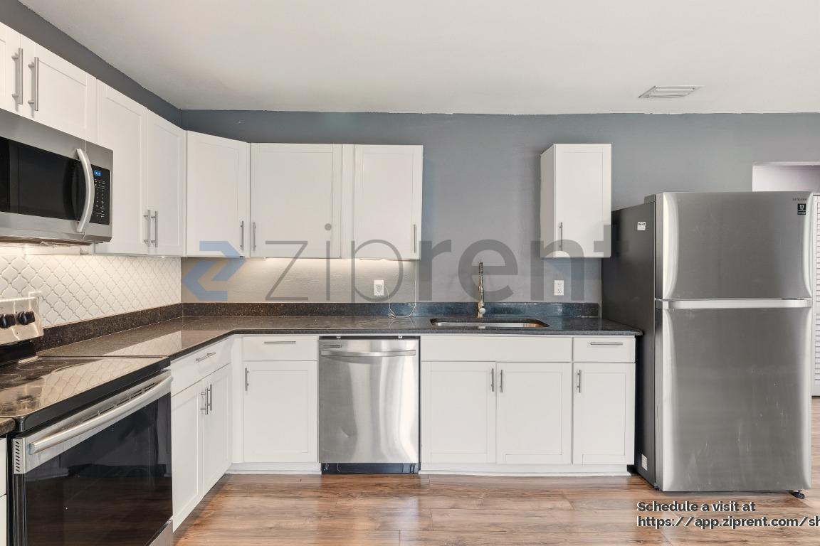 Building Photo - 1612 E Sitka St