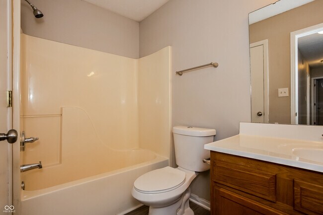 Building Photo - 6002 Tybalt Dr