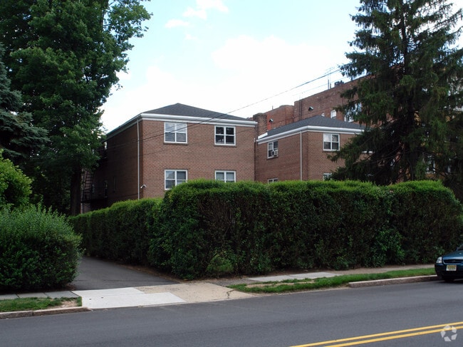 Building Photo - Montclair Mews