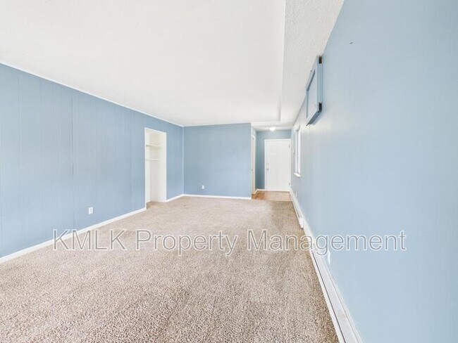 Building Photo - 22 W York St