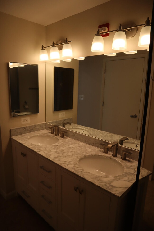 Building Photo - 350 G St SW