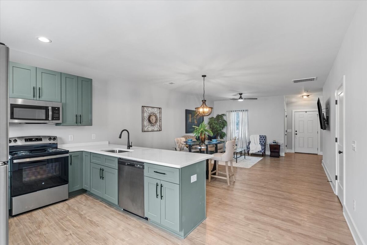 Building Photo - Room in Townhome on Freeze Ave NW