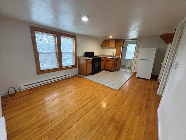 Building Photo - 24 Baxter St