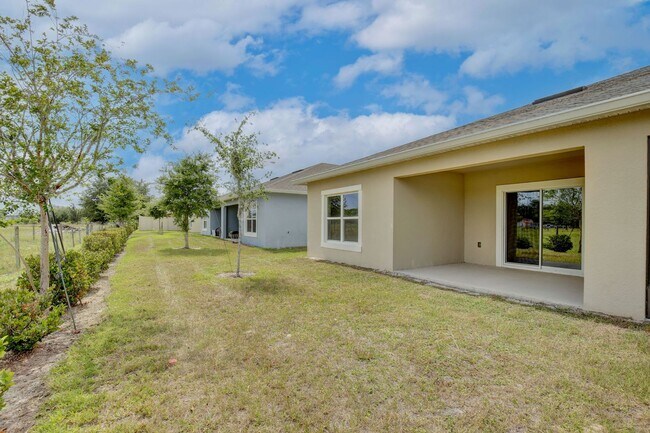 Building Photo - Move-In Ready 2BR/2BA Villa with Den + 2-Car Garage | Lake Nona Adjacent | Suncrest at St. Cloud