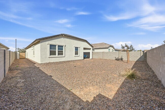 Building Photo - 25285 N 185th Ave