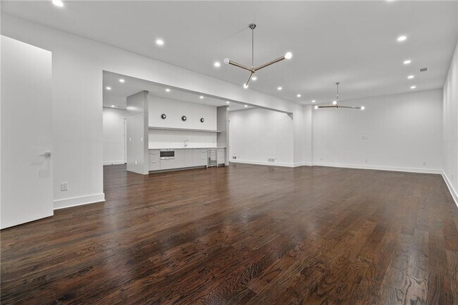 Building Photo - 19 Spruell Springs Rd