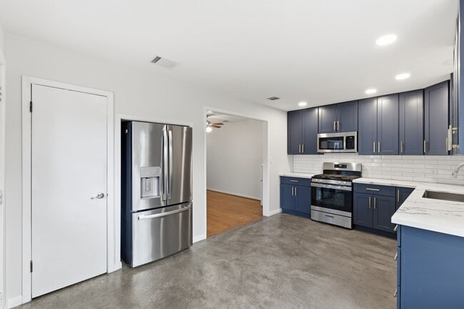 Building Photo - 1618 Willowby Dr