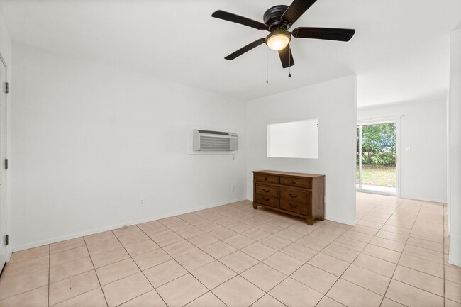 Building Photo - 133 Sunrise Cir