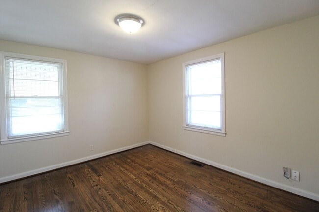 Building Photo - 2 Bedroom 1 Bath Home In The Waldo Area