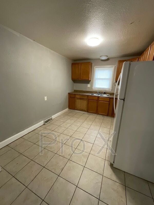 Building Photo - 502 W 9th St