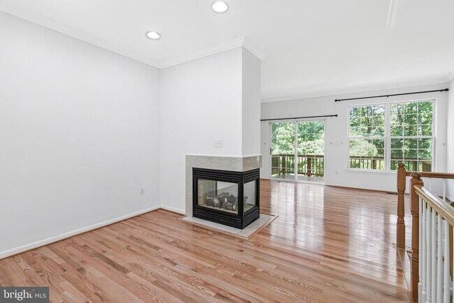 Building Photo - 6490 Tayack Pl