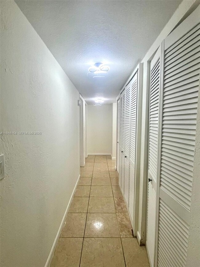 Building Photo - 800 NE 199th St