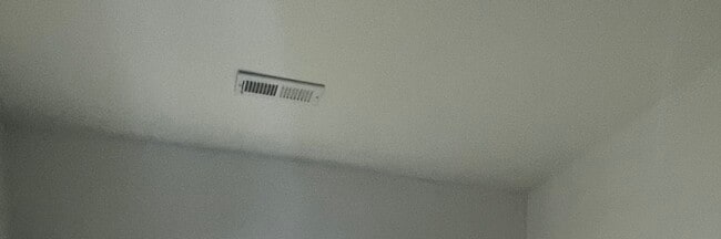 Building Photo - 7352 S Yale Ave