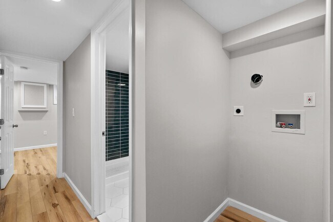 Building Photo - 15 N Bradford St