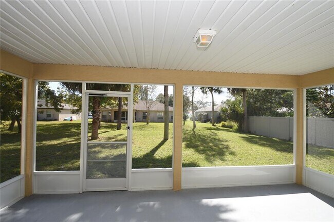 Building Photo - 12 Pierce Ln