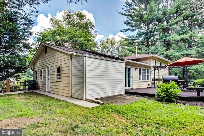 Building Photo - 806 Hope Ct