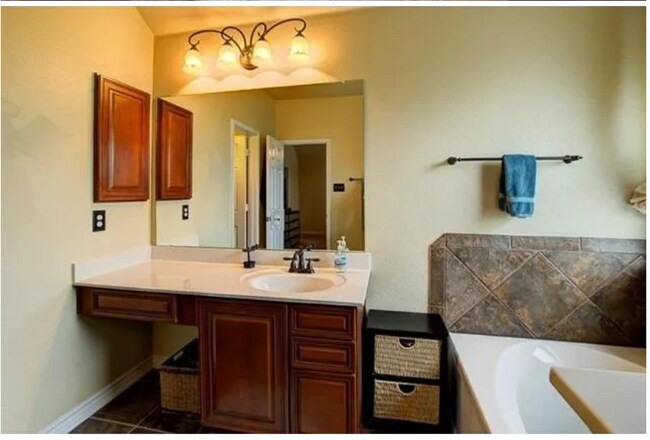 Building Photo - 5899 Clearwater Dr