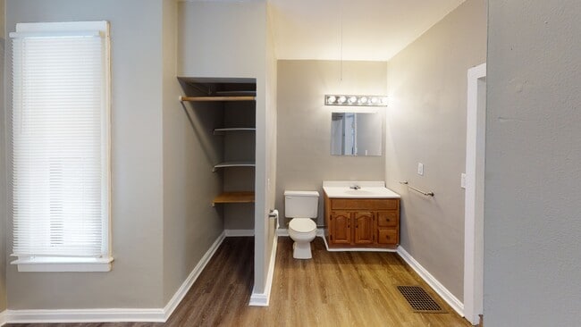 Building Photo - 117 E Morgan St