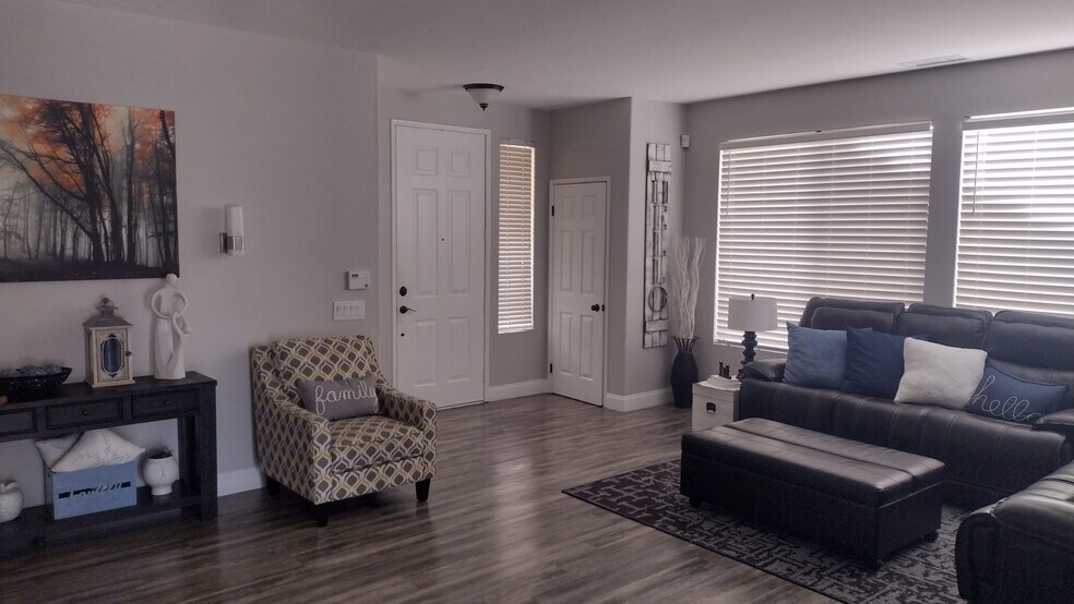 Building Photo - 40035 Temecky Way