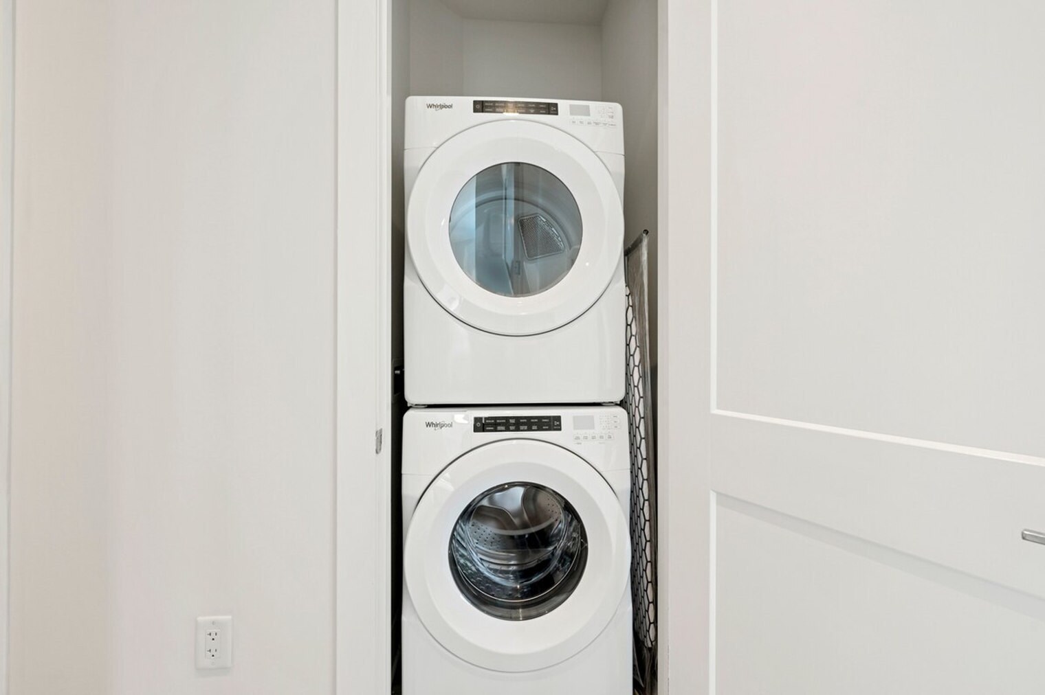 Building Photo - 1400 W Peachtree St NE