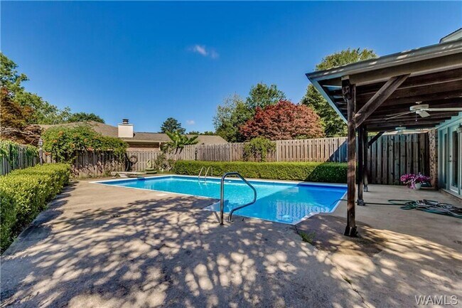 Building Photo - Fantastic 3BR 2Ba in popular Reston Place!