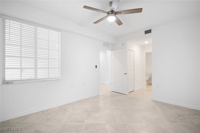 Building Photo - 15345 Grn Acrs Ave