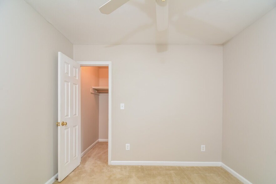 Building Photo - 1204 Cleason Ct