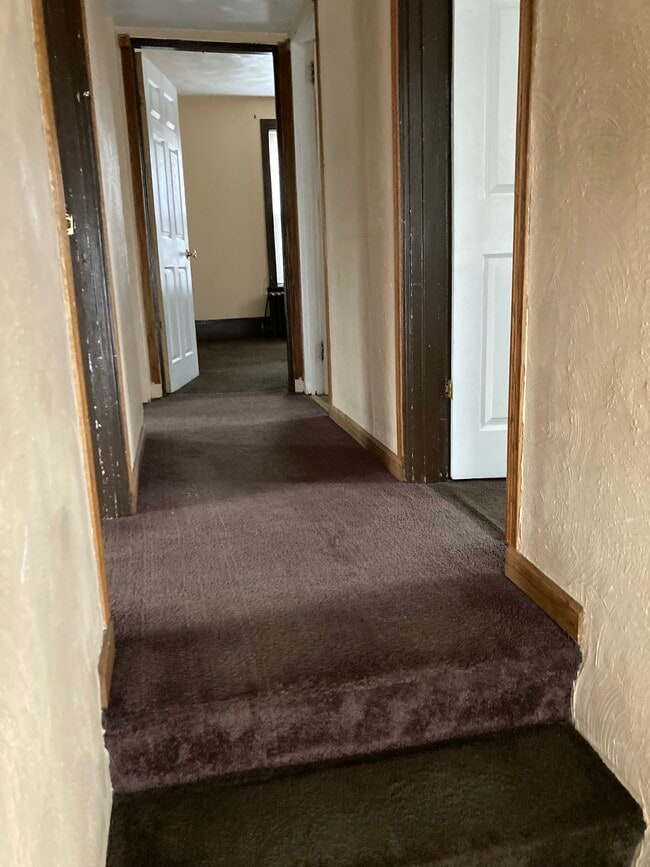 Building Photo - 89 W Walnut St