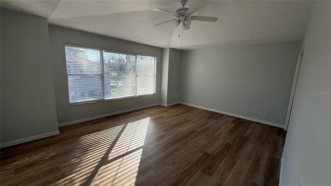 Building Photo - 3342 Covered Bridge Dr W