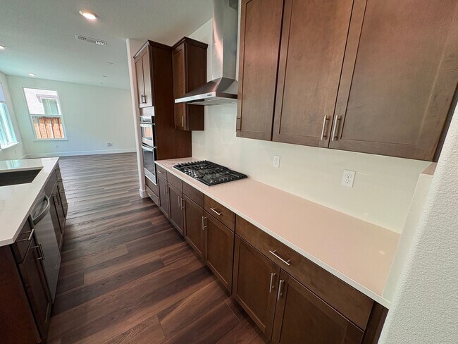 Building Photo - Beautiful 4 Bedroom 3 Bath Brentwood Home With SOLAR