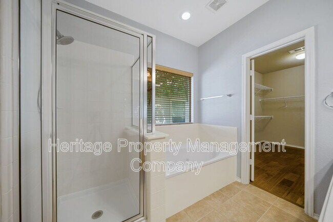 Building Photo - 304 Rustic Tr
