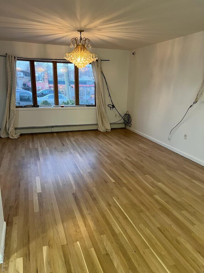 Building Photo - 196-54 44th Ave