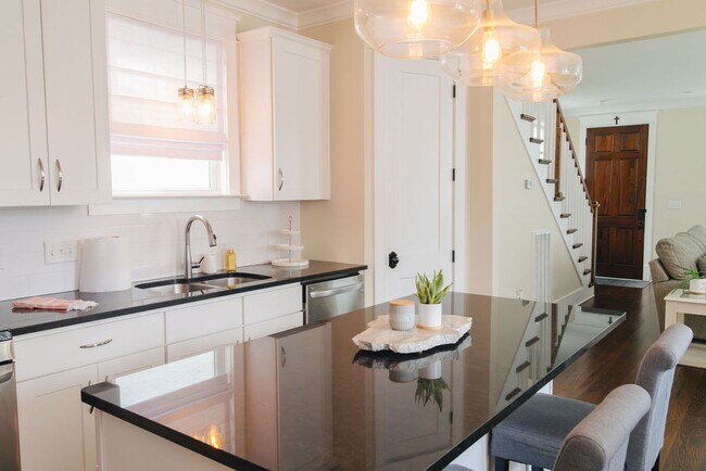 Building Photo - Beautiful 3 bedroom Home for Rent, middle of The Nations with a "4th"/bonus room