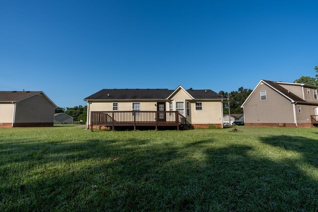 Building Photo - 102 Brandi Ct