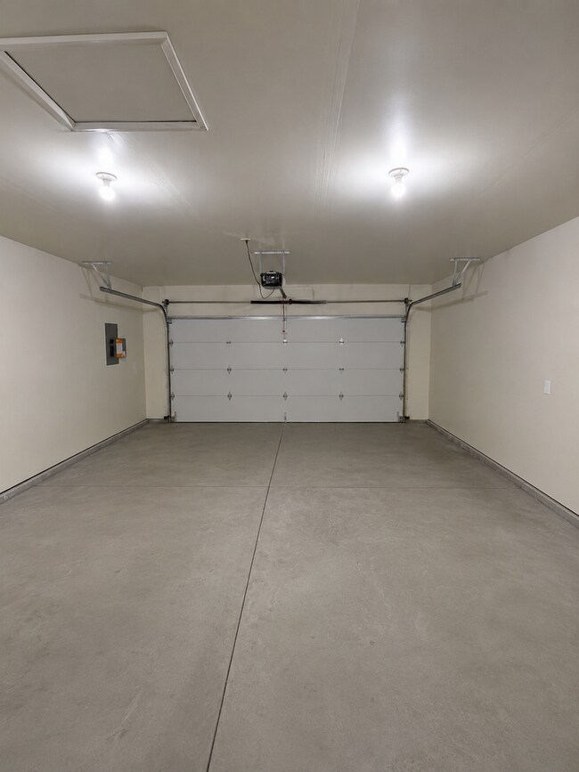 Building Photo - 3417 Cascade Loop