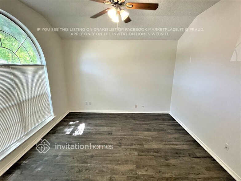 Building Photo - 837 Twin Creek Dr