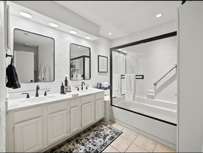 Building Photo - 1909 Chasewood Cir