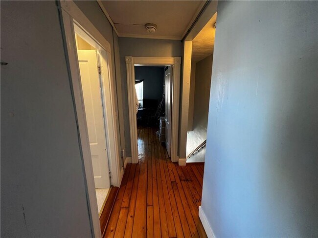 Building Photo - 235 Spring St