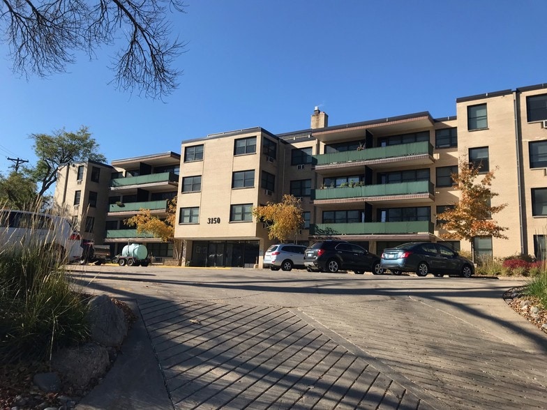 Front entrance - 3150 Excelsior Blvd