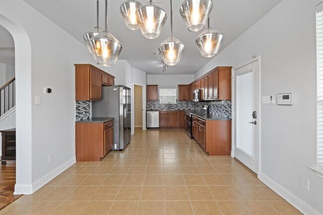 Building Photo - 1821 Indian Lodge Dr