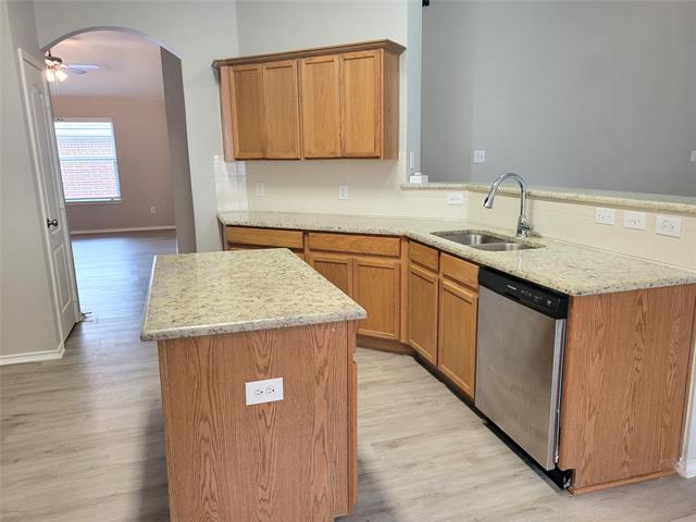 Building Photo - 725 Sequoia Dr