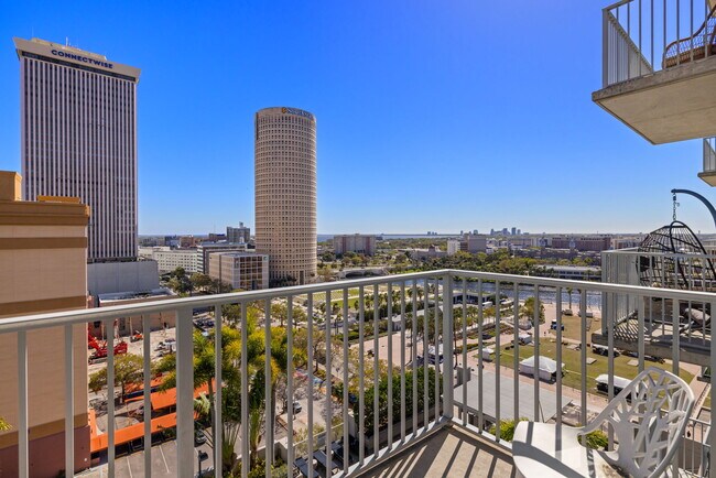 Building Photo - 777 N Ashley Dr