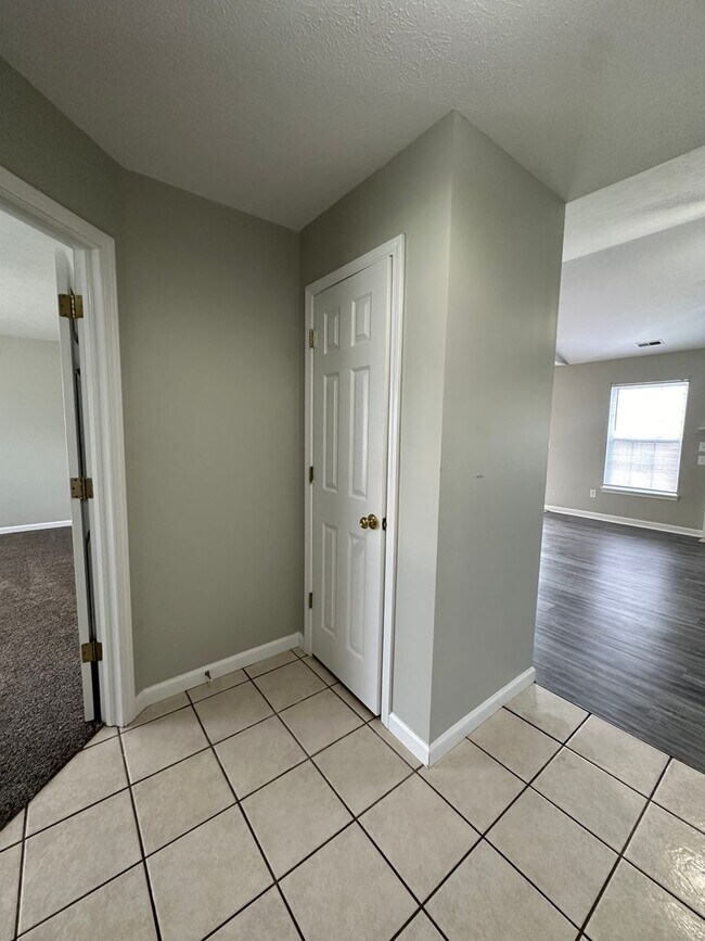 Building Photo - 3 Bedroom House in West Lafayette