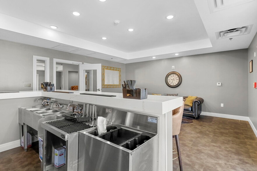 Building Photo - 2900 NE Kendallwood Pkwy