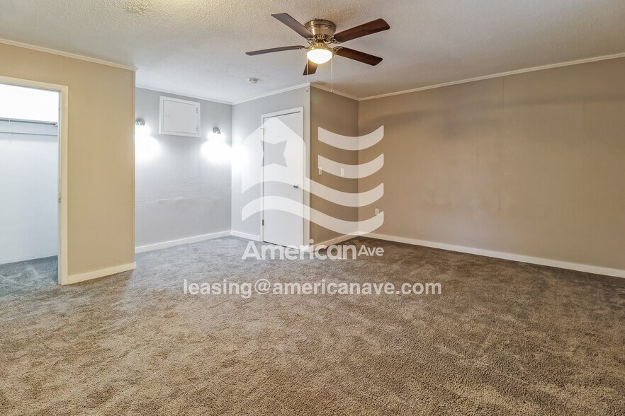 Building Photo - 1514 Drennon St