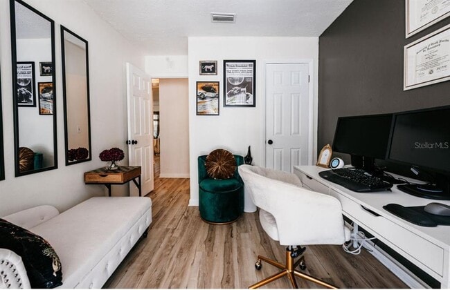 Building Photo - 3229 W Fielder St